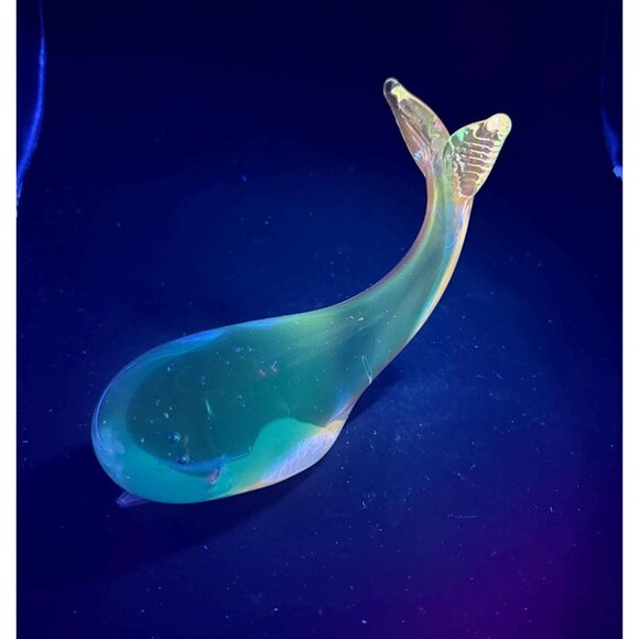 Vintage Blue Glass Whale Paperweight 5" – UV Reactive 365 nm Manganese Glow - Picture 1 of 8